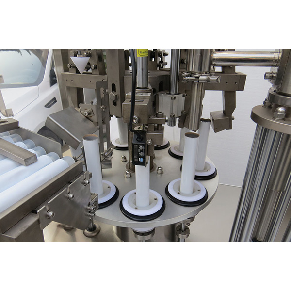 Avtomatik ayaqqabı cilası yumşaq boru doldurma mühürleme maşını